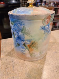 Vintage hamd painted porcelain powder jar