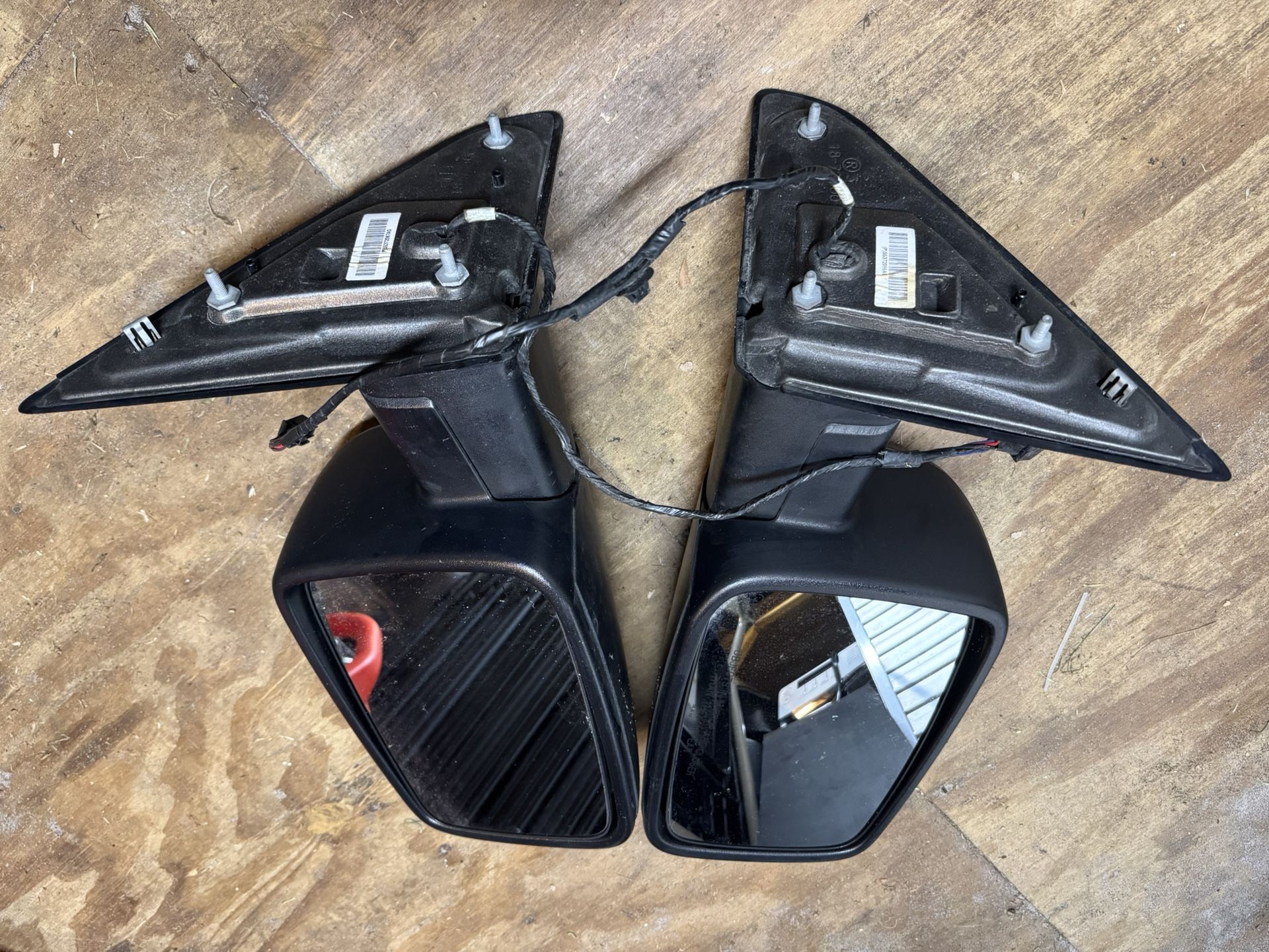 2009 Dodge Ram Left & Right Mirrors Part Number 55372067AG