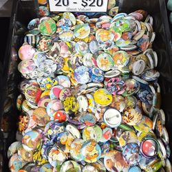 10 Pokemon Pins Buttons Badges