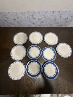 10 Small Blue And White Plates And 4 Mugs