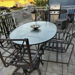 Patio Table And 6 Chairs