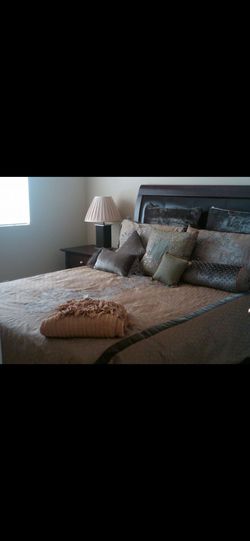 BEAUTIFUL CONTEMPORARY STYLE QUEEN BEDROOM SET