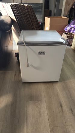 Mini fridge