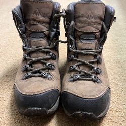 Vasque Waterproof Hiking Boots - Women’s Size 7.5 Wide