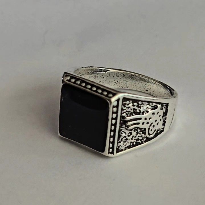 BLACK ONYX STAINLESS SILVER MENS SIZE 9CLASSIC DRESS TO IMPRESS RING