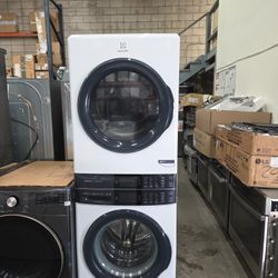 Electrolux Stackable  Frontnload Washer And Gas Dryer White NewElectrolux Stackable  Frontnload Washer And Gas Dryer White New 