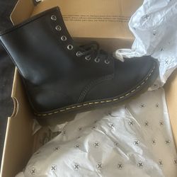 Women's Brand new Dr. Martens Boots - Size 10 