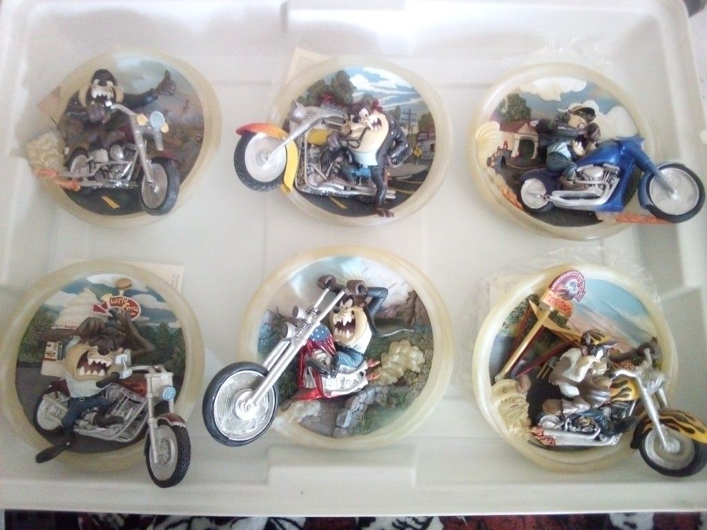 Bradford Exchange 3D Taz Collectors Plates