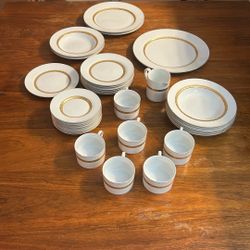 33 Pieces RETRONEU IMPERIAL GOLD Porcelain Plates with 22K Gold Band. $250 OBO