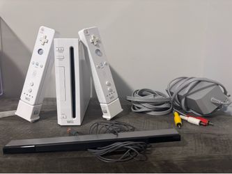 Nintendo Wii Original Full System Console with Two Controllers and Cords