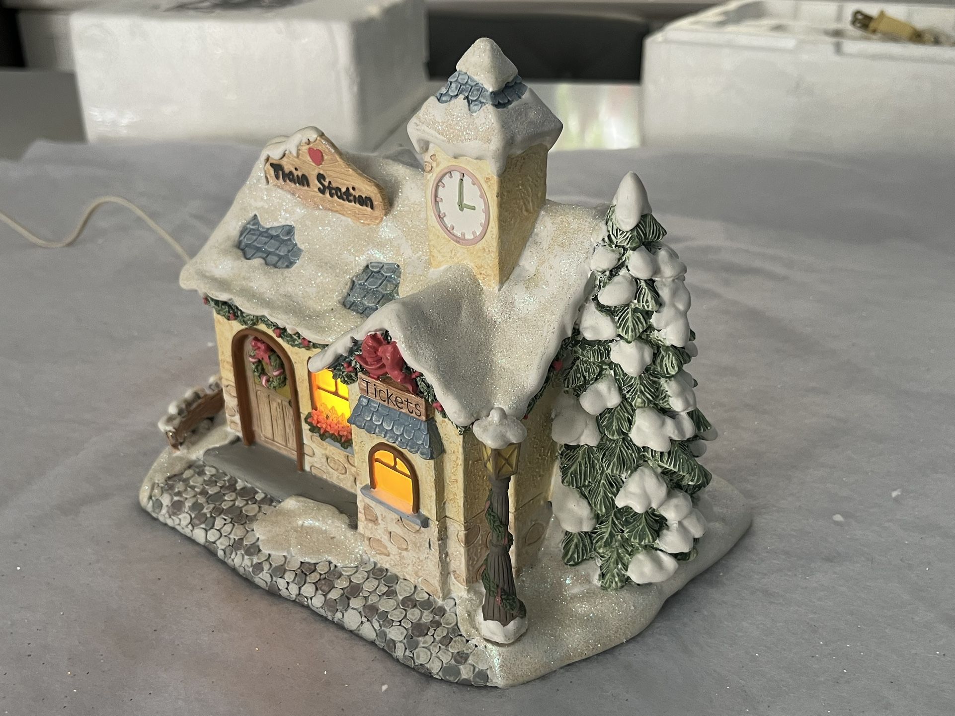 Vintage 2001 Precious Moments Hawthorne Village Precious Rails Train Station Lamp