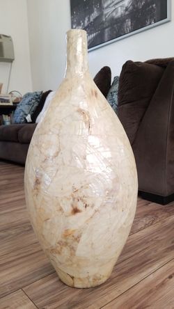 Decorative flower vase!