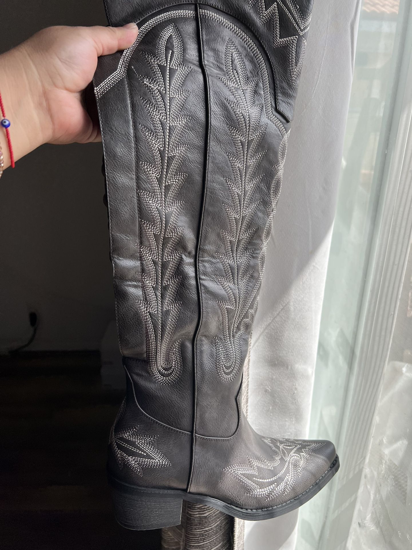 Women’s Red Top Boots 