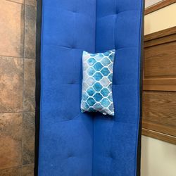 FLASH SALE 💙 Lowest It’s Ever Been Get It Now Before So Wine Else Does⬅️‼️💙sofa Bed Bench With TUNS Of Storage ‼️ Blue Fold Down Couch Bed💙