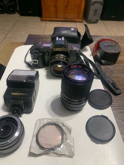 Canon T70 35mm Film Camera Bundle