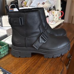 Uggs Women’s Boots 