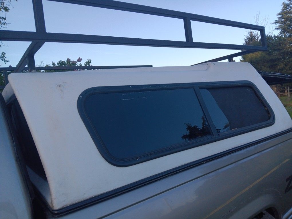 Short bed truck canopy