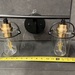 Modern Industrial 2-Light Bathroom Vanity Light – Black & Brass