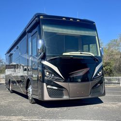 Tiffin Phaeton 38BH 8.9L Diesel pusher