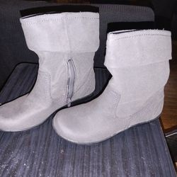 Women's Boots Size 6.5 $15