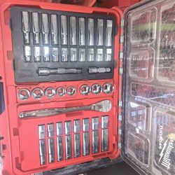 Milwaukee PACK OUT Socket Set Fairl New