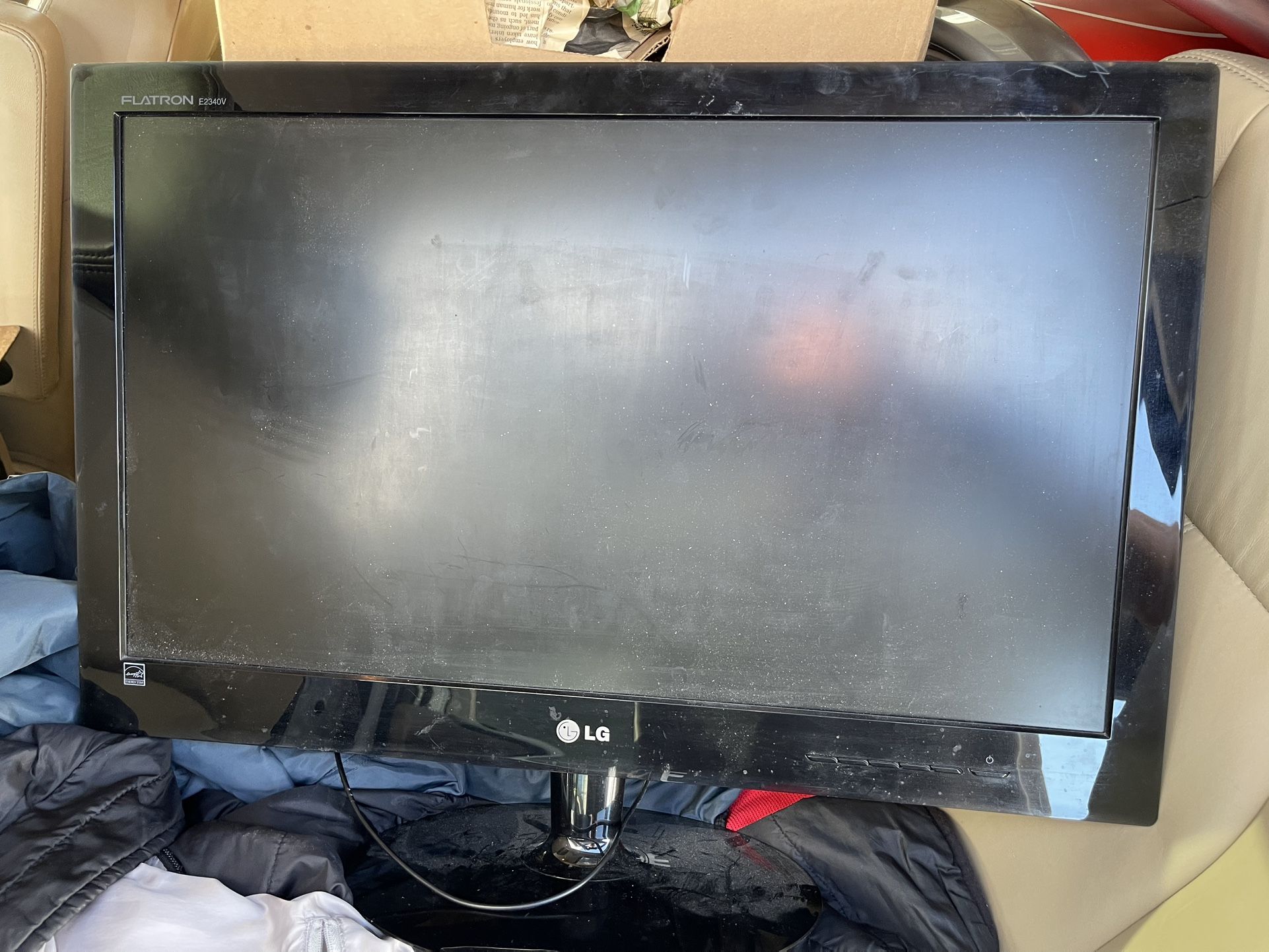 Monitor 24”