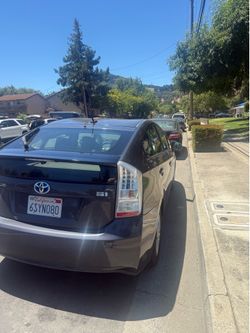 2011 Toyota Prius - Clean Title - 141k Miles