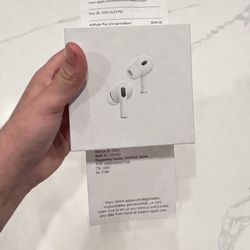 1 Of 1 Apple AirPods Pro 2nd Generation with MagSafe Wireless Charging Case - White
