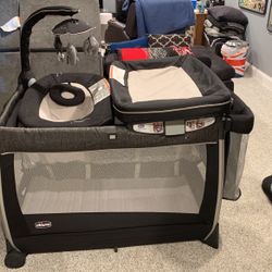 Chicco Lullaby Dreams Playard with Bassinet, Changer, & Mobile