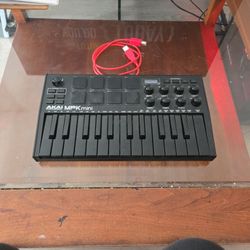  AKAI PROFESSIONAL MPK Mini 
