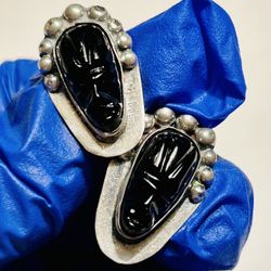 Vintage1950s Sterling Silver Aztec Onyx Carved Screw Back Earrings Mexico