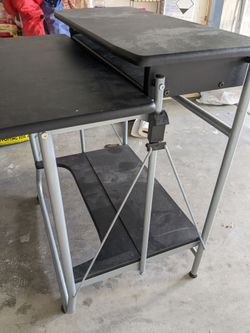 Foldable desk