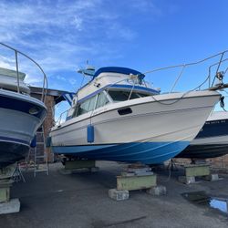 1976 Bayliner 2750 Victoria