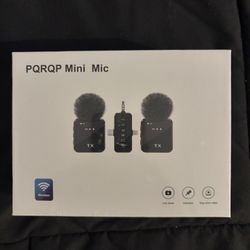 Wireless microphones set