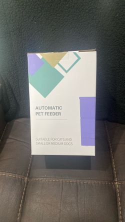 Automatic pet feeder