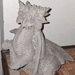 Falcon Garden Statue/decore 