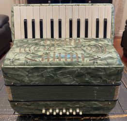 Castelfidardo Accordion 🪗 Made in Italy 🇮🇹 25/12 keys 🎹