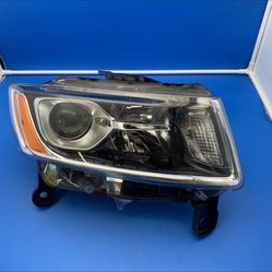 MINT 2014-2016 Jeep Grand Cherokee Passenger Right Side Halogen Headlight OEM