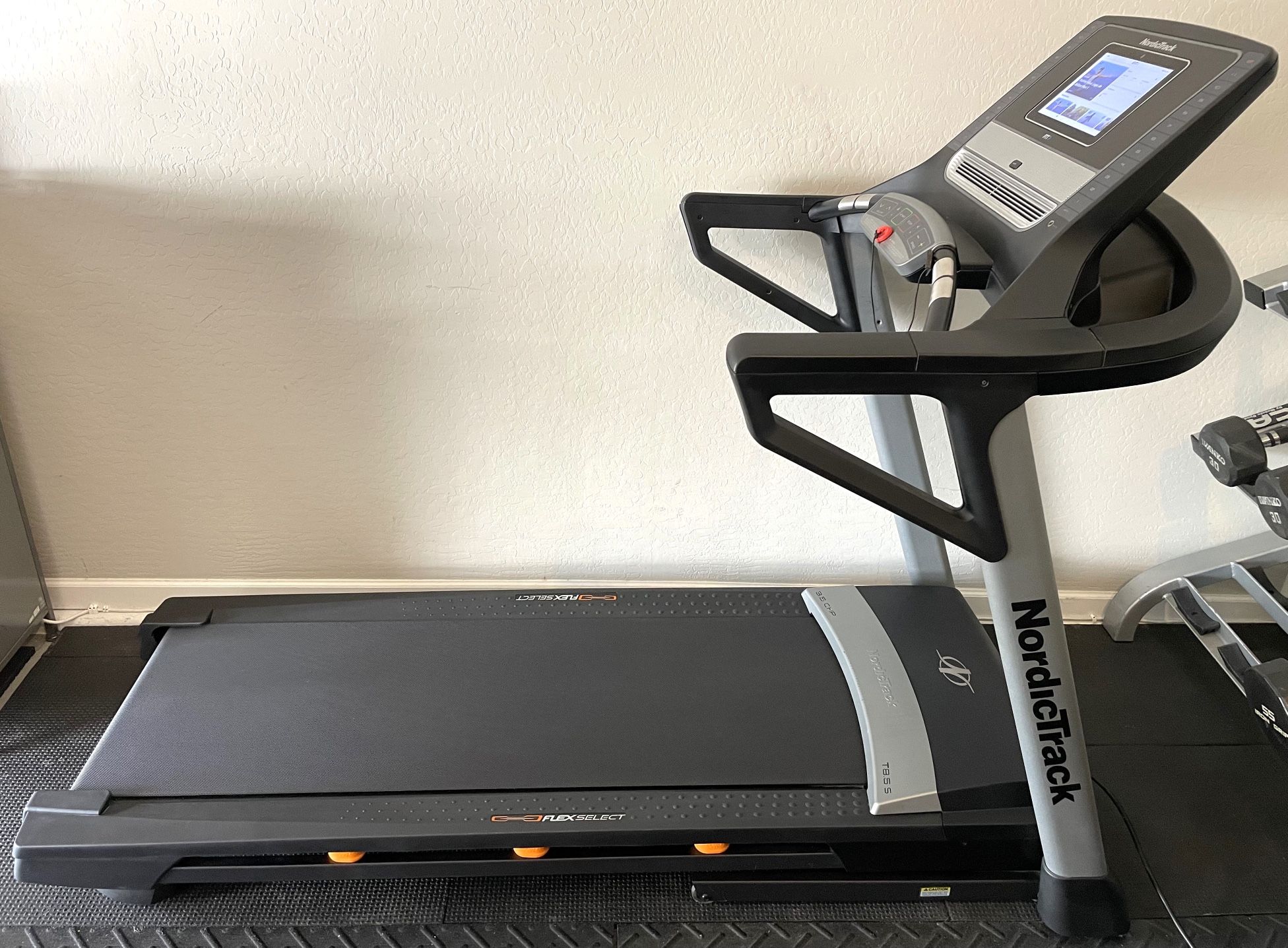 NordicTrack T8.5S Treadmill Walk/Run/Jog Exercise Machine Workout Fitness Fold-able Home Gym