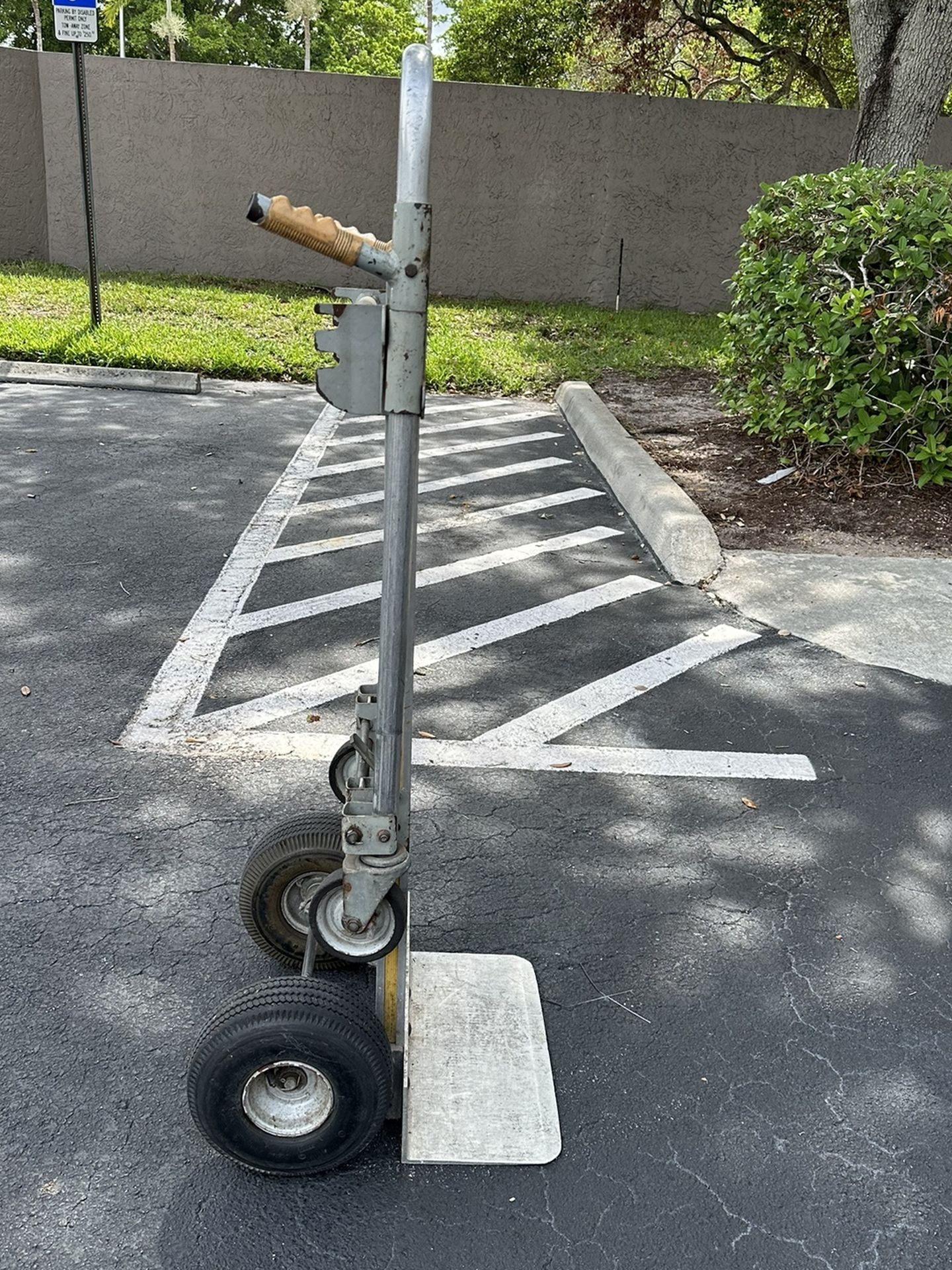 Industrial Commercial Hand Truck /dolly for Sale in Deerfield Beach, FL