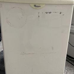 Whirlpool Small Refrigerator 2.8 Cu Feet
