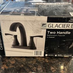 Glacier Bay Calandine 4 in. Centerset 2-Handle Bathroom Faucet w. Drain Kit Matte Black