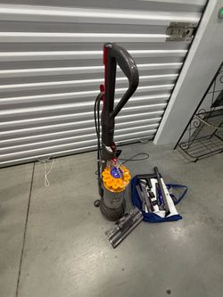 Dyson Ball Vacuum with all attachments | Working with no issues