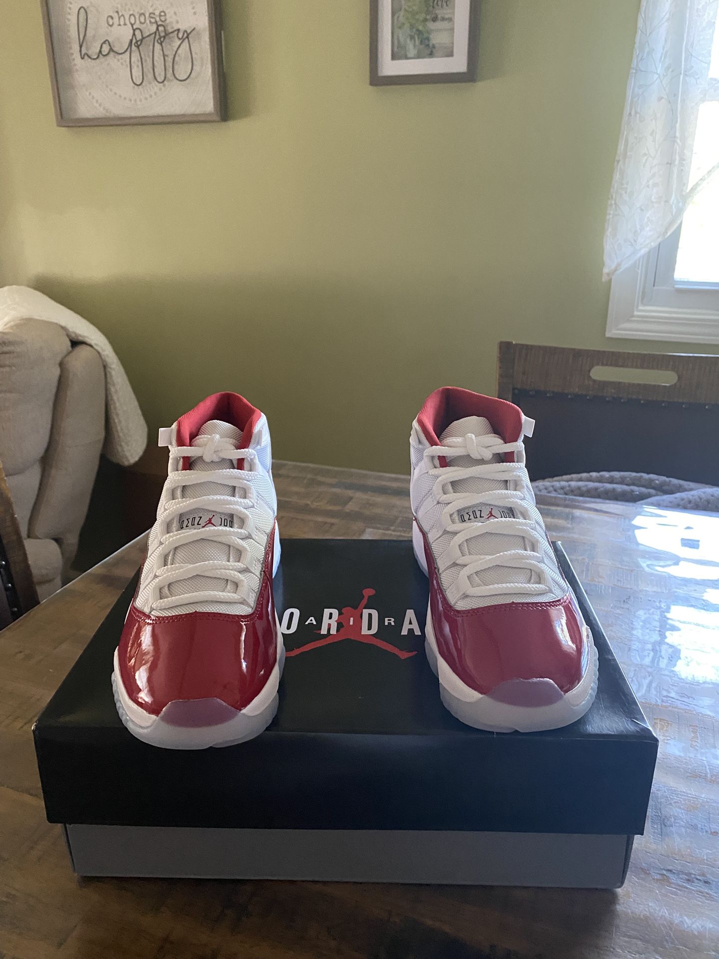 AIR JORDAN 11 CHERRY MENS SIZE 7