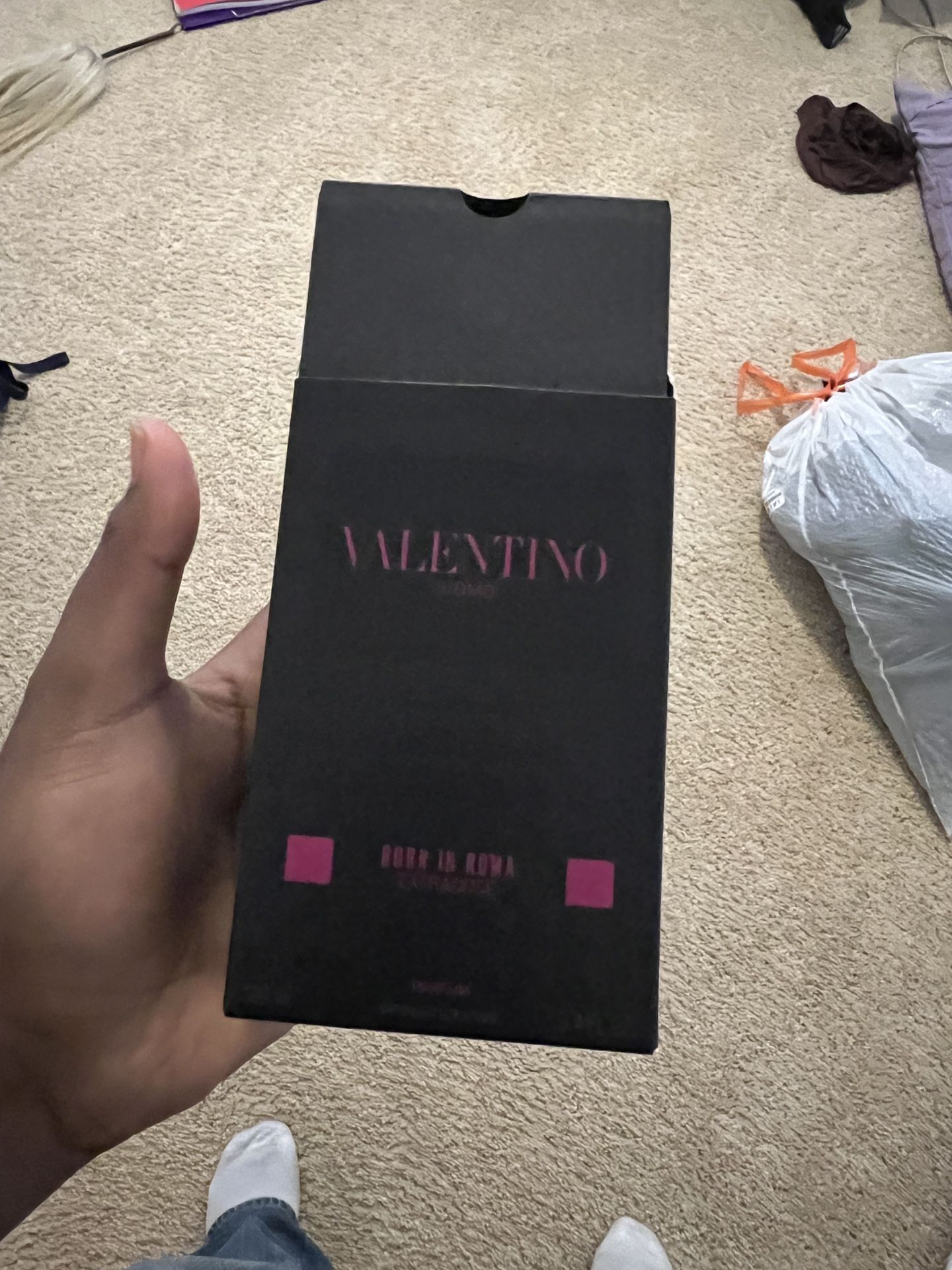 brand new valentino born in roma extradouse