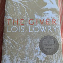 Paperback The Giver by Lois Lowry