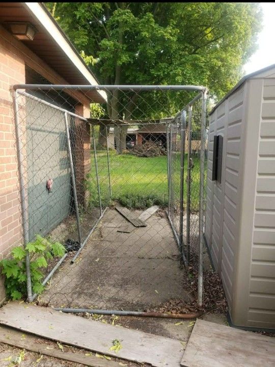 Outdoor Dog KENNEL $250 FIRM Cash Only 6ft x 5ft x 15ft