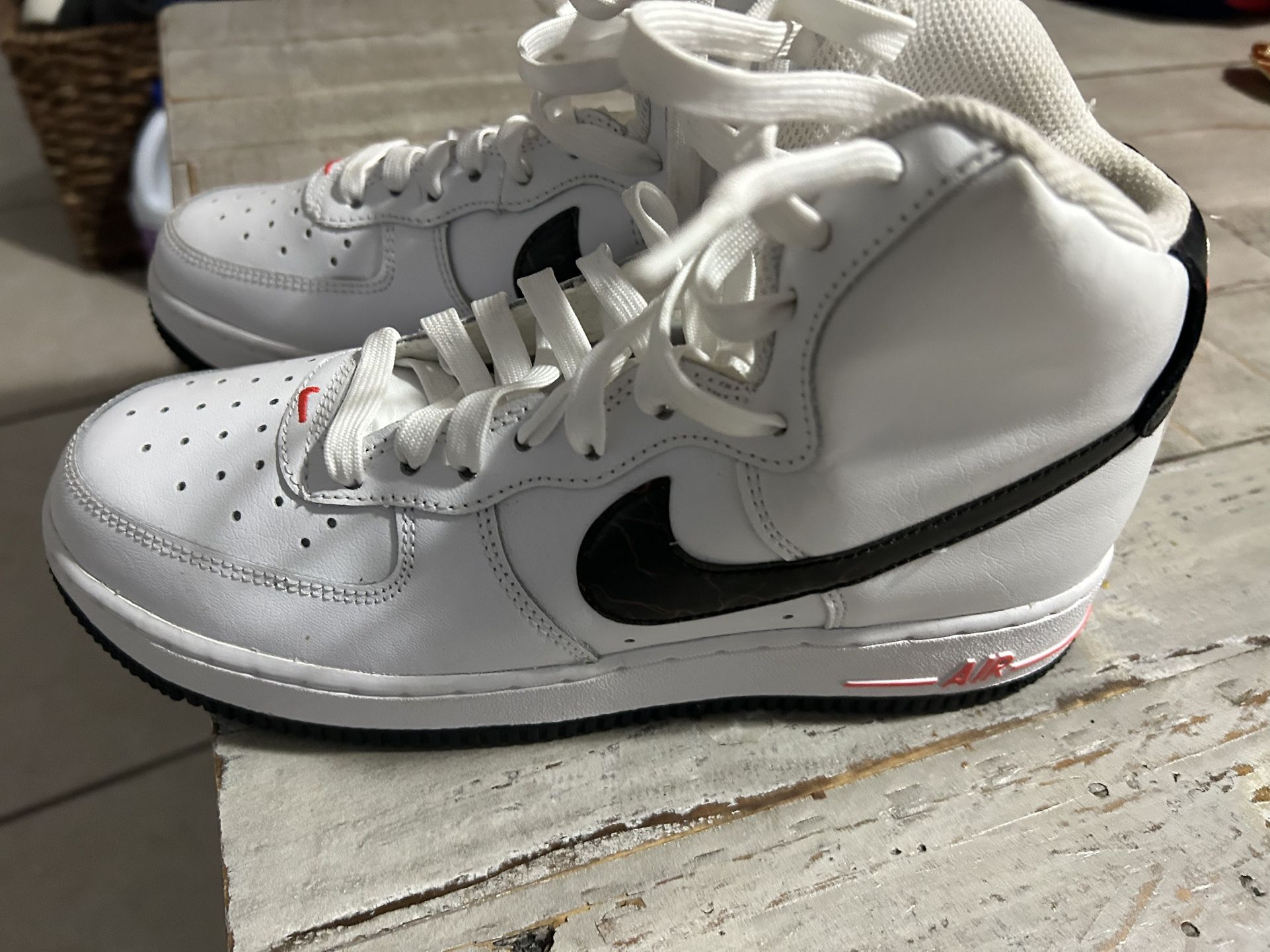Nike Forces Size 6.5