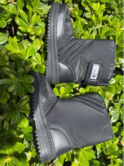 Rugged Exposure Black Snow Waterproof Winter Boots Kids Size 12