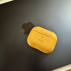 AirPods Pro 3 Leather Case